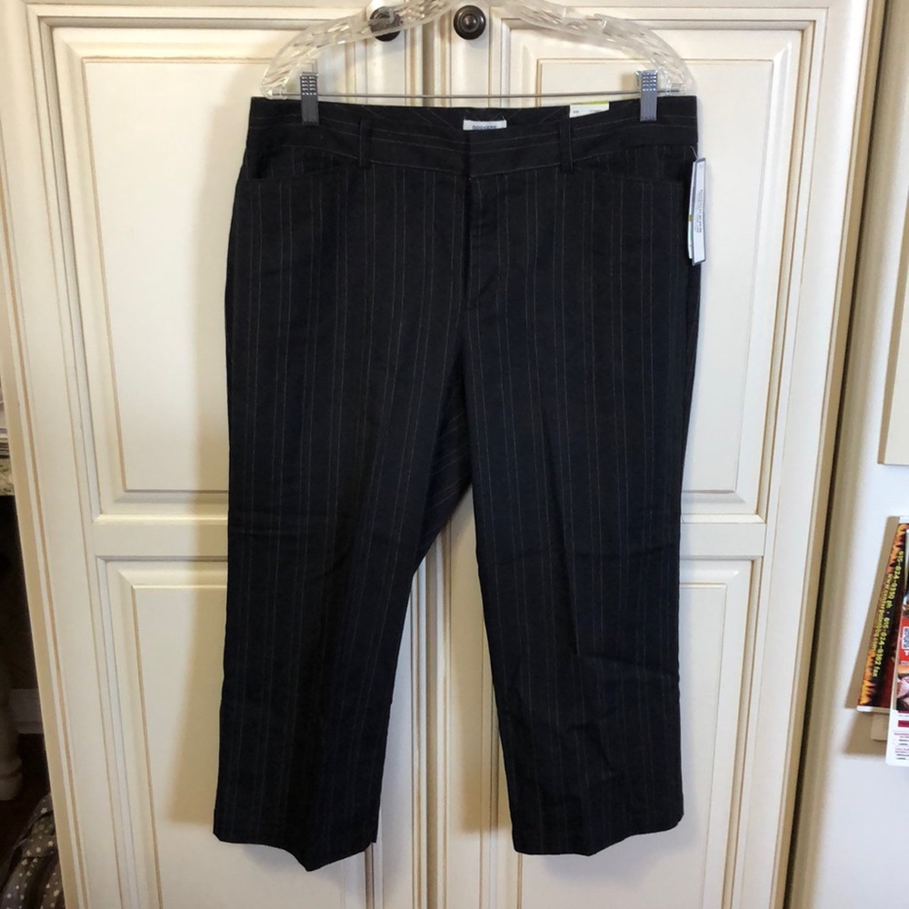 NWT Dockers Capris
